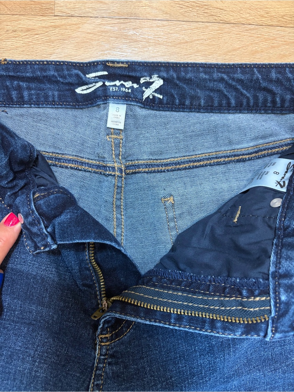 Seven7 Relaxed Bermuda Jean Shorts Dark Wash Women’s 8 - Picture 4 of 9